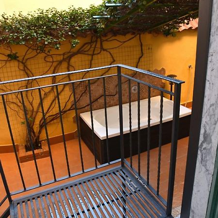 Ripa Garden Room And Suite Salerno Ngoại thất bức ảnh