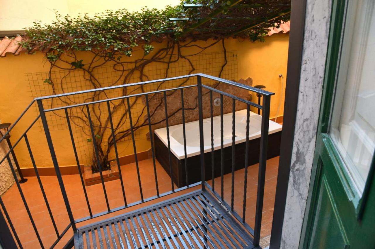 Ripa Garden Room And Suite Salerno Ngoại thất bức ảnh